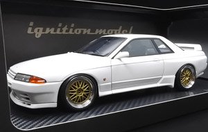 Nissan Skyline GT-R NISMO (BNR32) White (ミニカー)