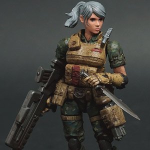 アシッドレイン 1/18スケール FAV-A32 ケルシー 戦闘インストラクター (完成品)