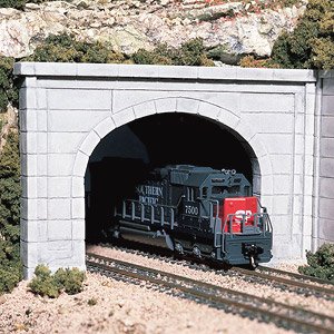 C1156 (N) Concrete Double Portal (Model Train)