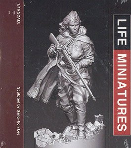 WWII 露/ソ ソビエト赤軍 女性スナイパー 全身像 (プラモデル)