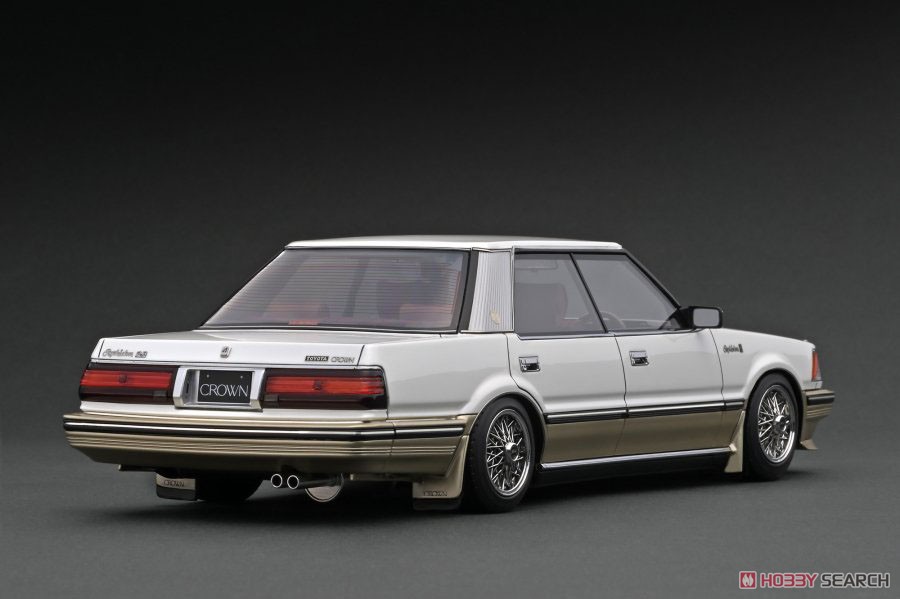 Toyota Crown (120) 2.8 Royal Saloon G Pearl White / Gold (Diecast Car) Item picture2