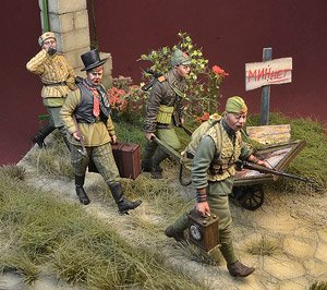 WWII 露/ソ ソビエト赤軍 「ヨーロッパの赤い嵐」 戦利品を運ぶ後方部隊1944～46 (4体入) (プラモデル)