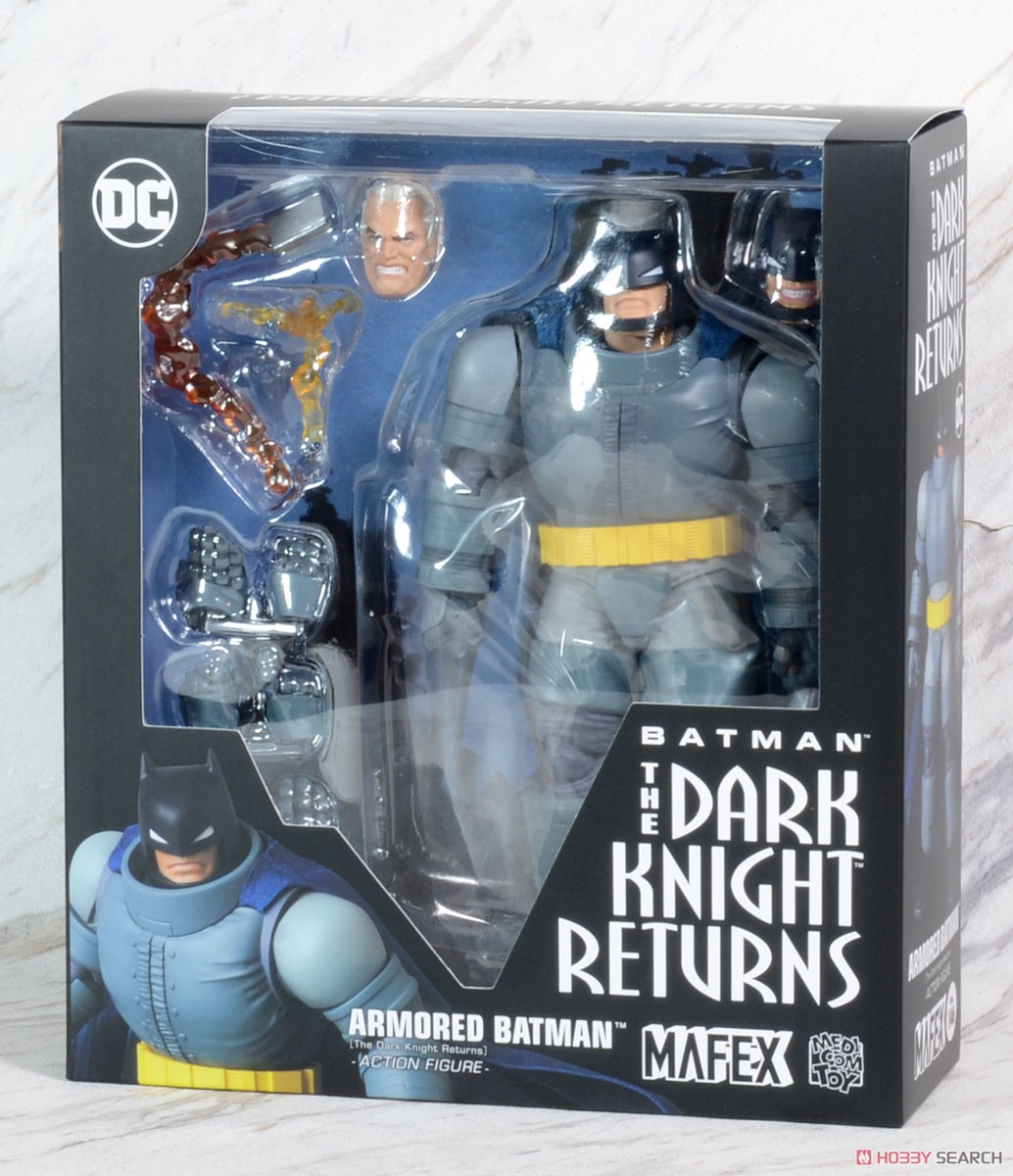 MAFEX No.146 ARMORED BATMAN (The Dark Knight Returns) (完成品) パッケージ1