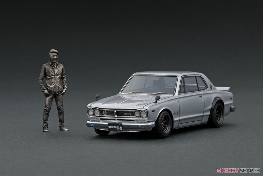 Nissan Skyline 2000 GT-R (KPGC10) Matsuda Street Silver with Mr.Matsuda (ミニカー) 商品画像1