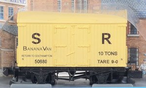 イギリス2軸貨車 バナナ貨車 (SR・クリーム) 【NR-42S】 ★外国形モデル (鉄道模型)