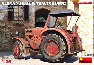 German Traffic Tractor D8532 (Plastic model)
