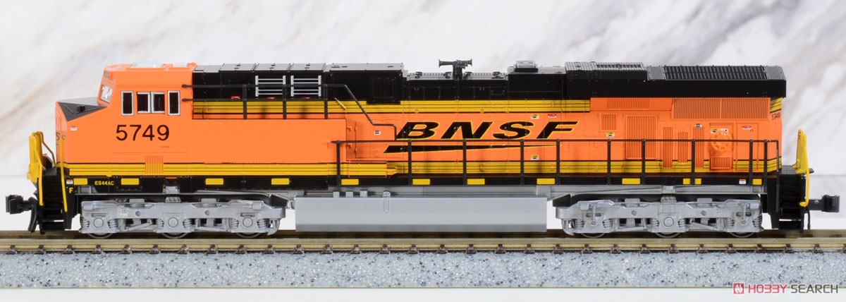 GE ES44AC BNSF #5749 ★外国形モデル (鉄道模型) 商品画像1