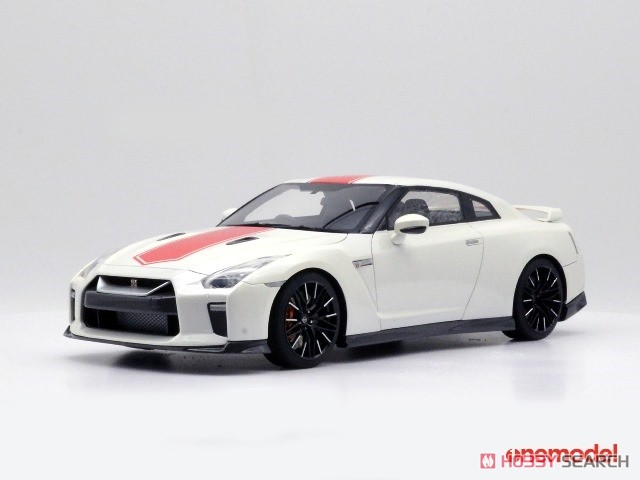 Nissan GT-R R35 50th Annivery Edition White (ミニカー) 商品画像1