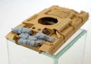 Sand Armor for Valentine Mk.III Infantry Tank (Plastic model)