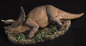 ジュラシックシリーズ 1/35 ダイナソースタチュー トリケラトプス シック Ver. (完成品)