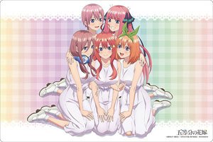 Bushiroad Rubber Mat Collection Vol.867 [The Quintessential Quintuplets] White Dress Assembly Ver. (Card Supplies)