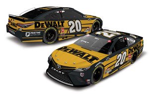 `クリストファー・ベル` #20 デウォルト TOYOTA カムリ NASCAR 2021 (ミニカー)