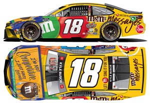 `カイル・ブッシュ` #18 M&M`S メッセージ `コンペティティブ` TOYOTA カムリ NASCAR 2021 (ミニカー)