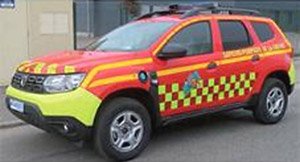 ダチア ダスター 2020 `消防` スクエアデコレーション (ミニカー)