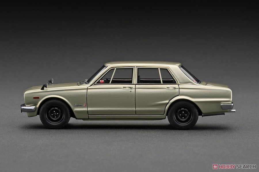 Nissan Skyline 2000 GT-R (PGC10) Silver With Engine (ミニカー) 商品画像3