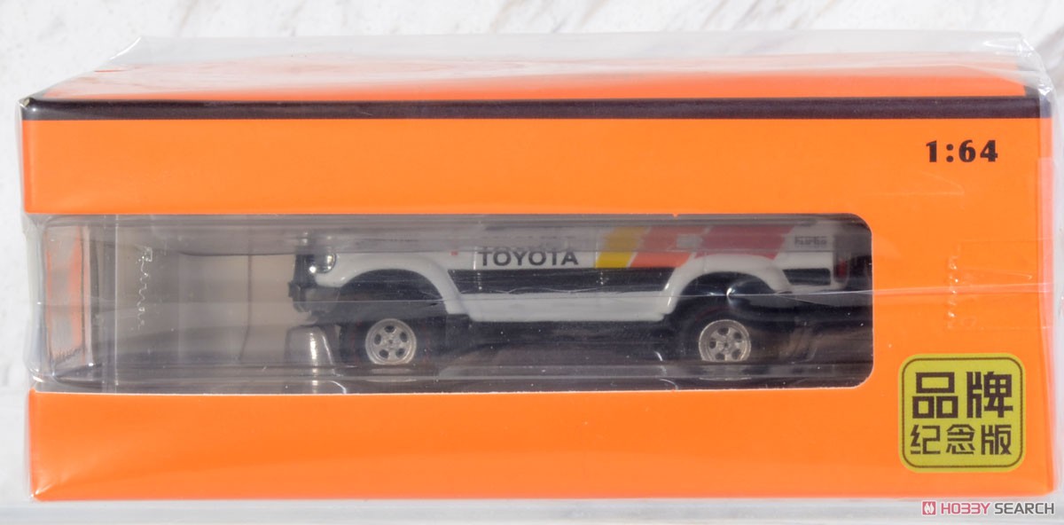 トヨタ ランドクルーザー LC80 Off-road version- RHD ホワイト (ミニカー) パッケージ1