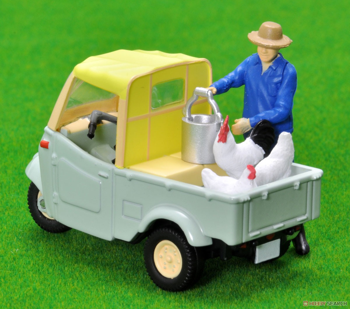 TLV-143d Daihatsu Midget (Yellow Green/Beige) w/Figure (Diecast Car) Item picture6