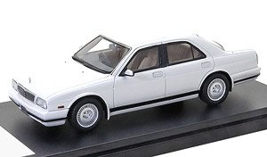 Nissan Cima Type III Limited L (1991) Silky Snow Pearl (Diecast Car)