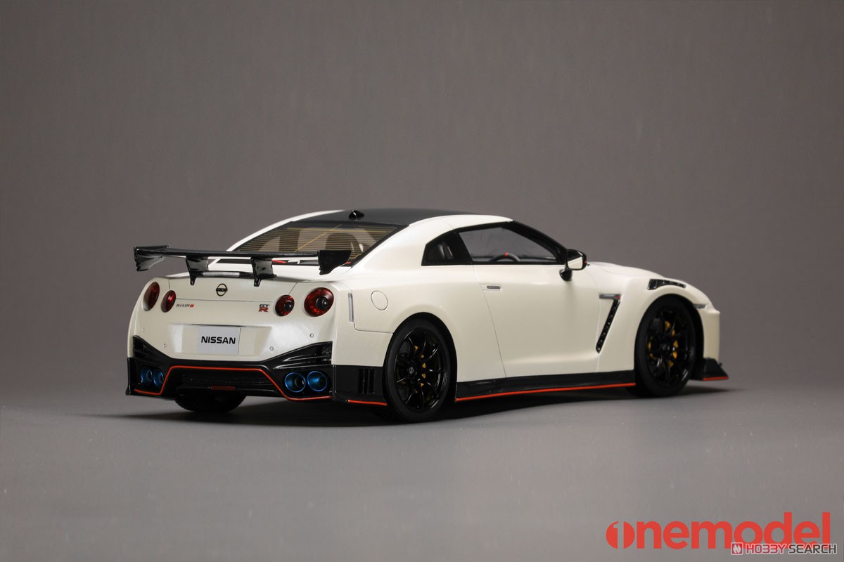 Nissan GT-R Nismo 2020 Pearl White (ミニカー) 商品画像2