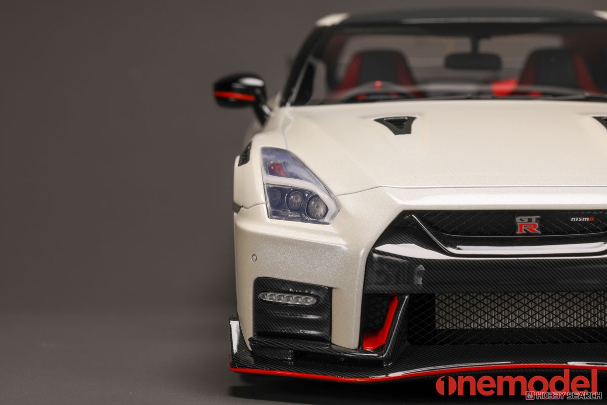 Nissan GT-R Nismo 2020 Pearl White (ミニカー) 商品画像7