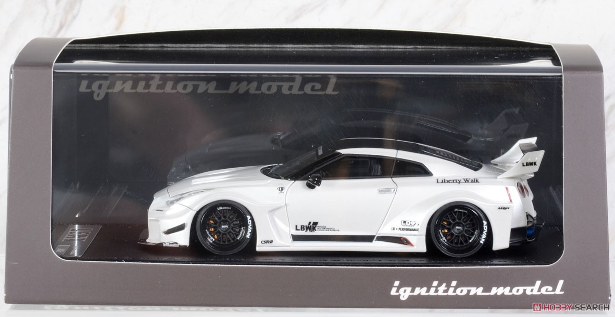 LB-Silhouette WORKS GT Nissan 35GT-RR White (ミニカー) パッケージ1