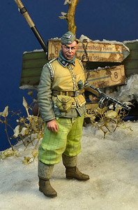 Waffen SS Soldier 1, Hungary, Winter 1945 (Plastic model)