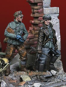 German Waffen SS Soldiers (2 Figure) (Plastic model)