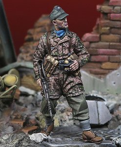German SS Fallschirmjager (Plastic model)