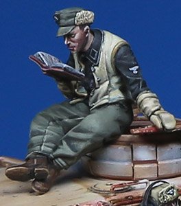Tanker Reading The Bible (Plastic model)