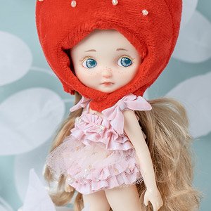 Bobee Strawberry Music Festival Limited Edition (Fashion Doll)