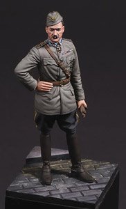 75mm (1/24) WW.II フィンランド 元帥 カール・ グスタフ・エミール・マンネルヘイム (プラモデル)