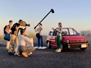 Diorama Collection64 #CarSnap11a Television Crew (Diecast Car)