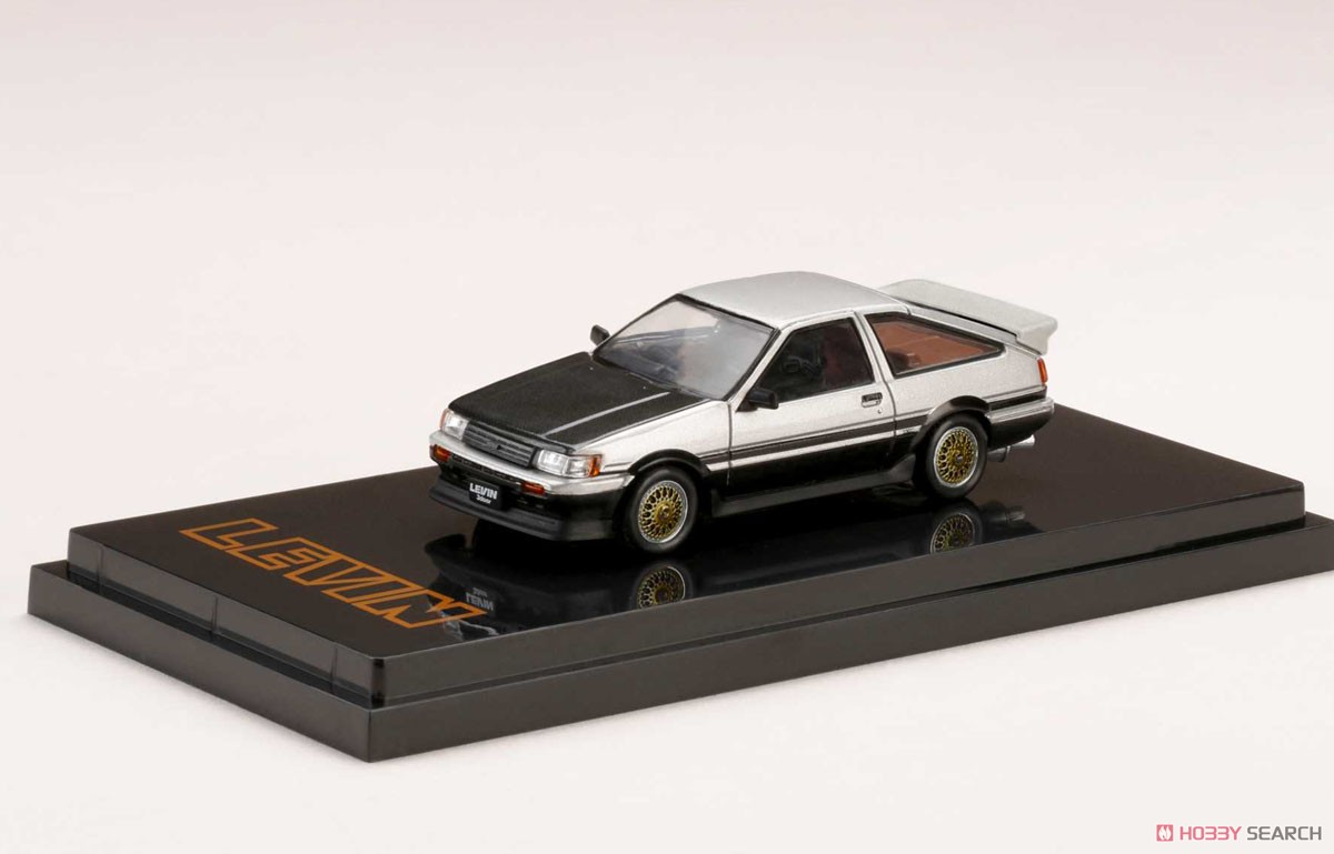 トヨタ カローラ レビン AE86 3ドア カスタムバージョン/カーボンボンネット 銀 / 黒 ツートン (ミニカー) 商品画像1