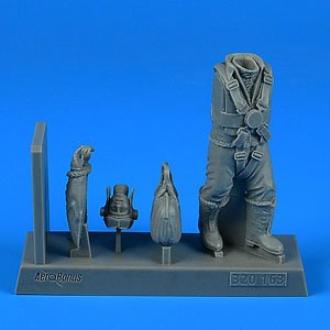 WW.II イギリス空軍 爆撃機パイロット w/バッグ (プラモデル)