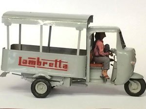 Lambretta 450 (Plastic model)