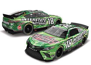 `カイル・ブッシュ` #18 インターステートバッテリーズ TOYOTA カムリ NASCAR 2022 ネクストジェネレーション 【エリート】 (ミニカー)