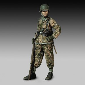 Waffen Ss Grenadier With Rifle - WWII (Plastic model)