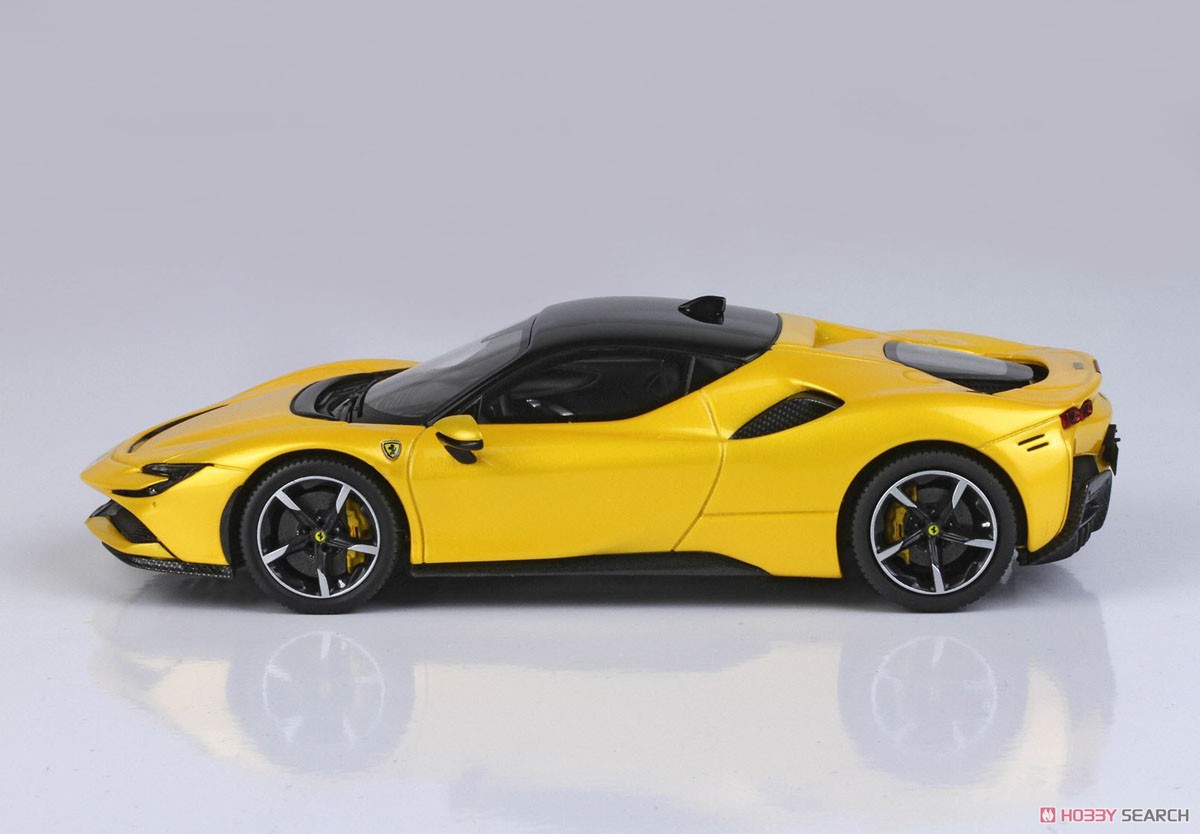 Ferrari SF90 Stradale Giallo Tristrato Black Interiors / Yellow Brakes (Diecast Car) Item picture4