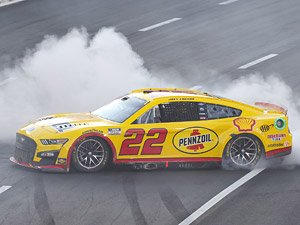 `ジョーイ・ロガーノ` #22 シェル-ペンゾイル フォード マスタング NASCAR 2022 ブッシュライト クラッシュ アット ザ コロシアム ウィナー (ミニカー)