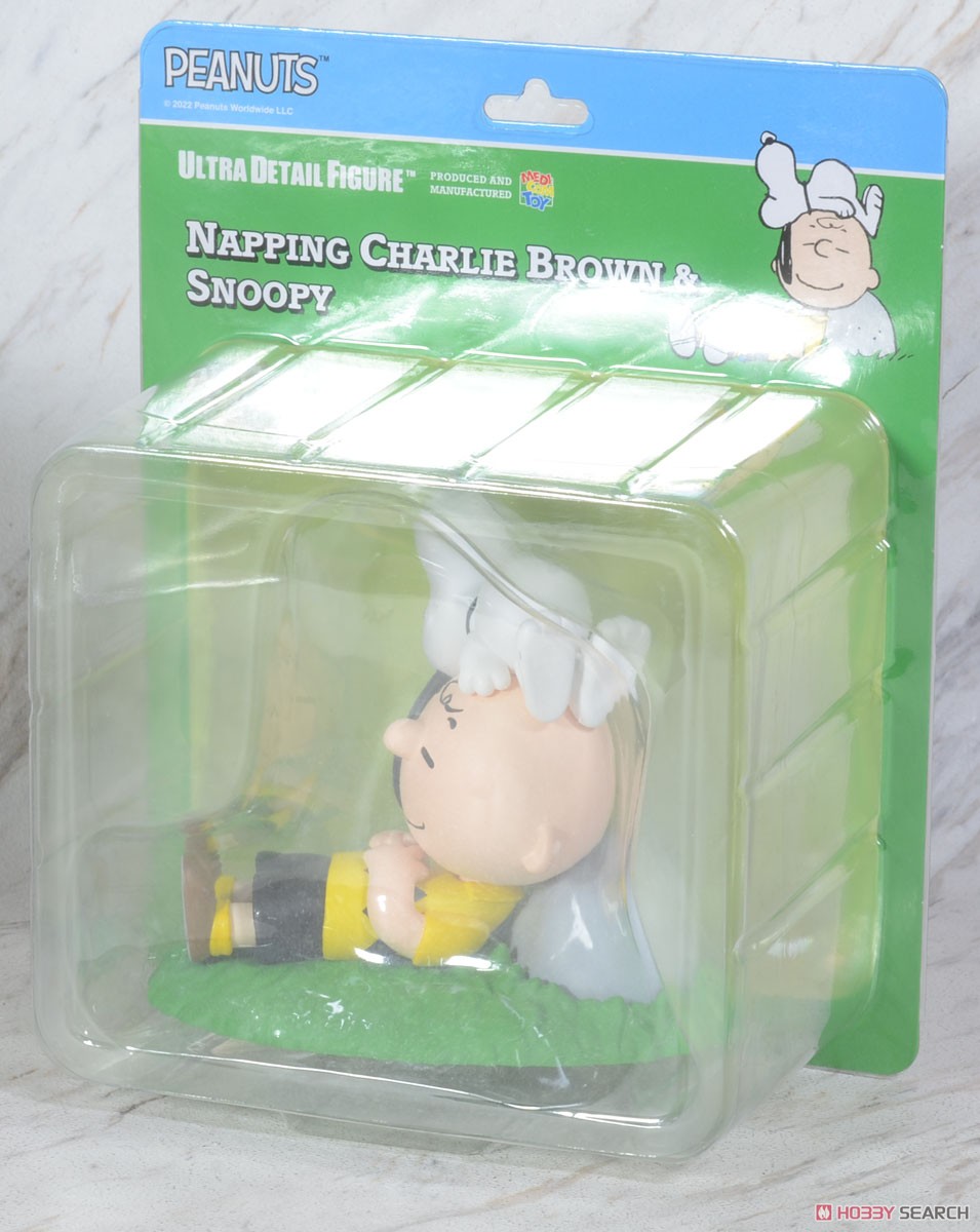 UDF No.681 PEANUTS SERIES 13 NAPPING CHARLIE BROWN & SNOOPY (完成品) パッケージ1