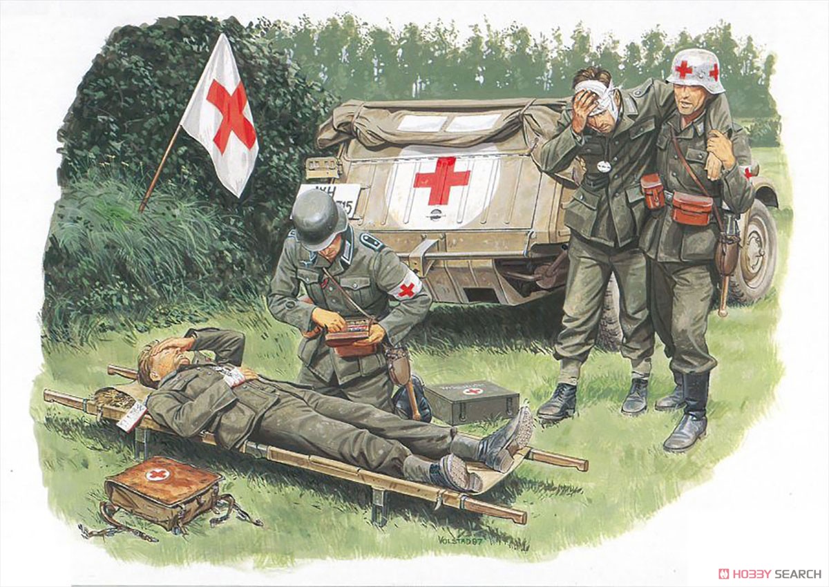 WWII Sd.Kfz.3 Maultier Ambulance w/Medical Troops & Wounded Infantry Figure (Plastic model) Other picture2
