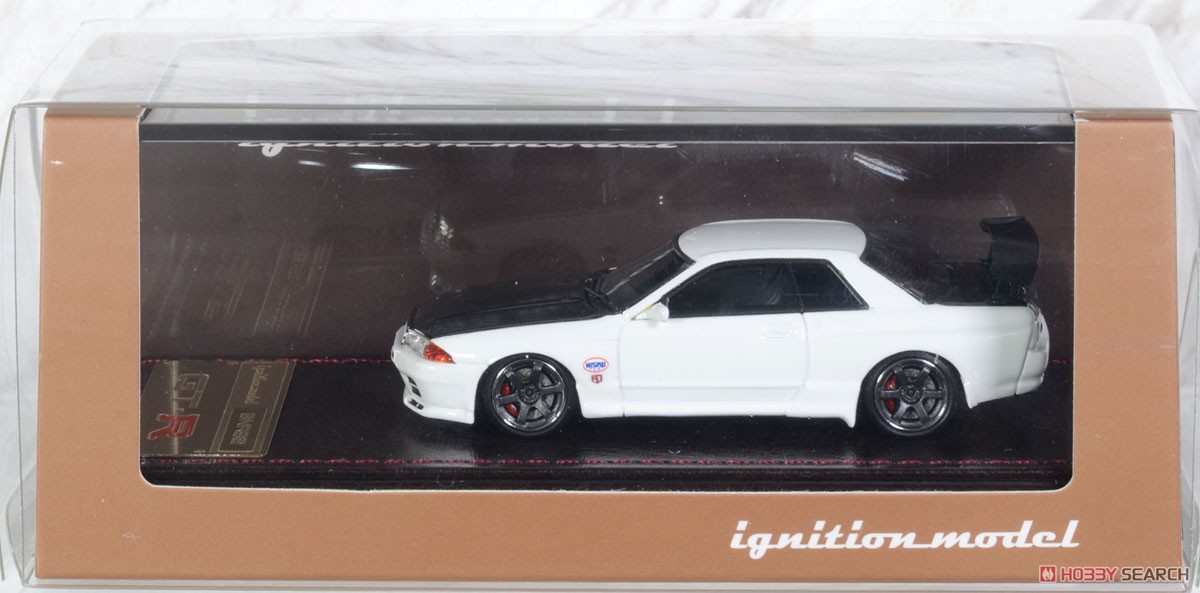 Nissan Skyline GT-R Nismo (R32) White (ミニカー) パッケージ1