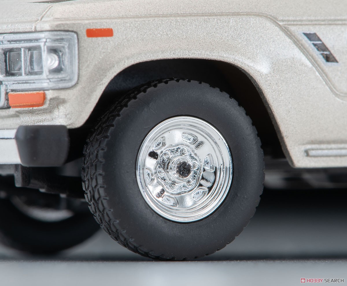 TLV-N268b Land Cruiser60 North American Specification 1988 (Beige Metallic) (Diecast Car) Item picture4