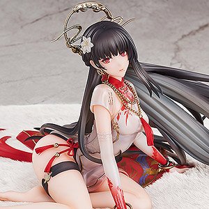 Qu: Crimson Blessing (PVC Figure)