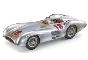 Mercedes W196R Streamliner 1954 French GP Winner No,18 J.M.Fangio (Bonnet Hood Detachable) Dirty Version (with Case) (Diecast Car)