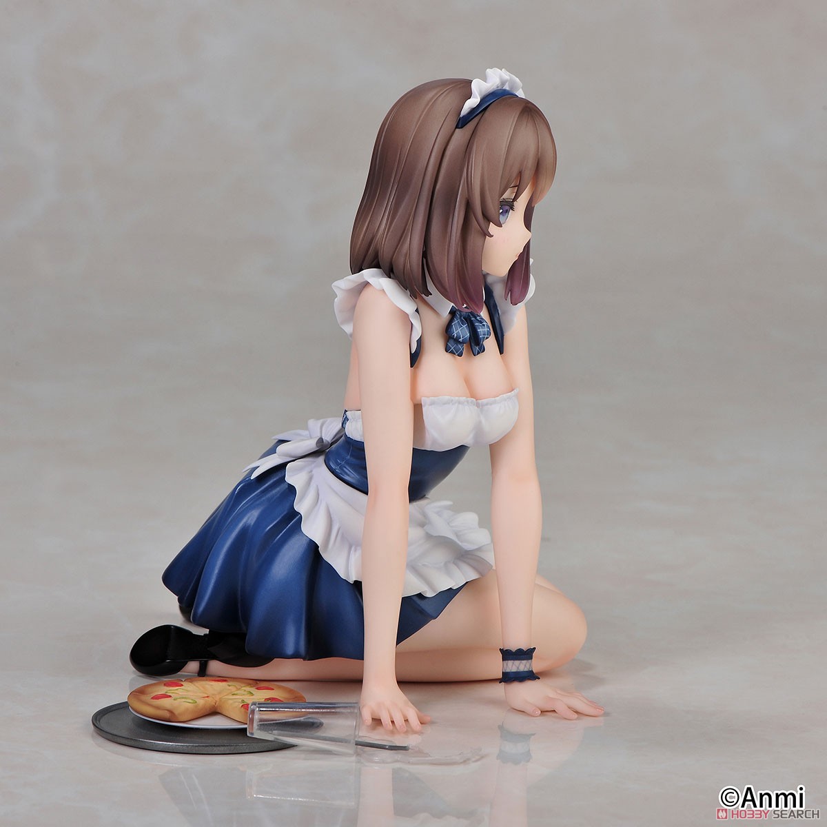 Anmi Gray Duckling in Maid`s Outfit (PVC Figure) Item picture3