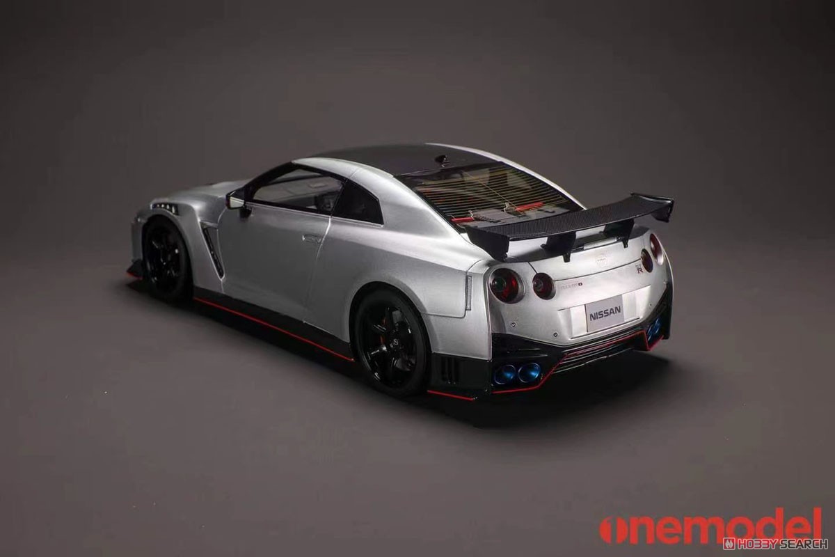 2020 Nissan GT-R Nismo Super Silver w/Display Case (Diecast Car) Item picture5