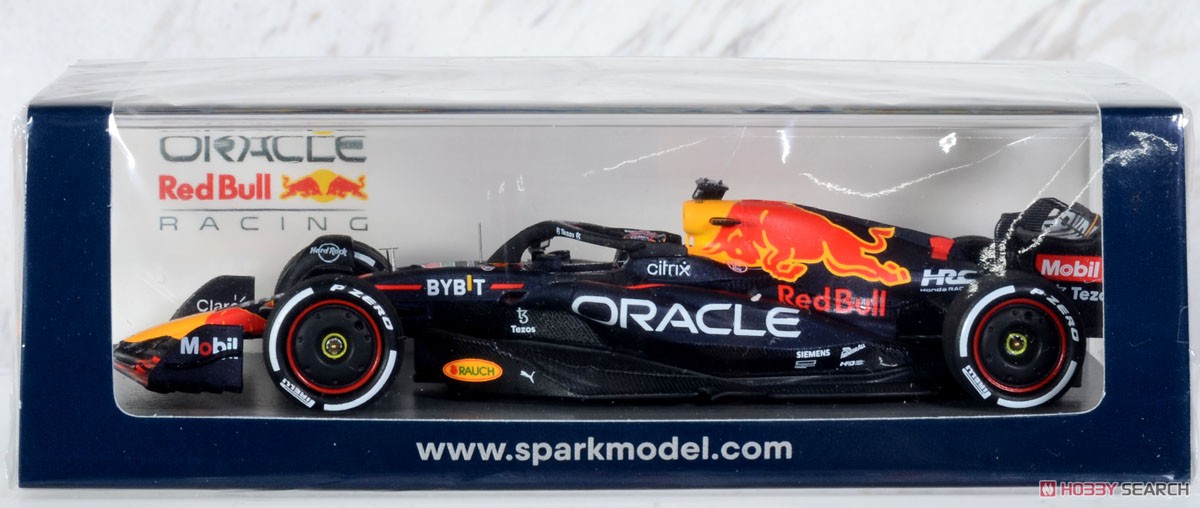 Oracle Red Bull Racing RB18 No.1 Oracle Red Bull Racing Winner Miami GP 2022 Max Verstappen (ミニカー) パッケージ1