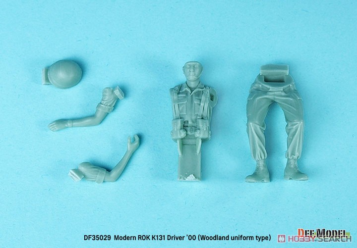 Modern ROK K131 Driver `00 (Woodland Uniform Type) (Plastic model) 商品画像1