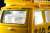 TLV-201a スバル サンバー ライトバン ホットドッグ屋 (黄/黒) フィギュア付 (ミニカー) 商品画像6